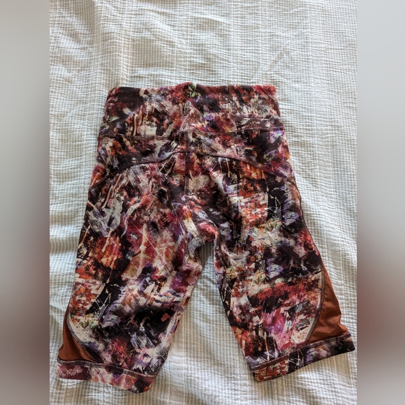 Lululemon Everlux & Mesh High Rise Short 10" - Picture 3 of 5